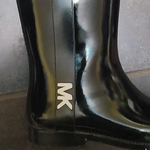 Michael Kors Rain/Winter Boots Size 9 Womens - Picture 2 of 5